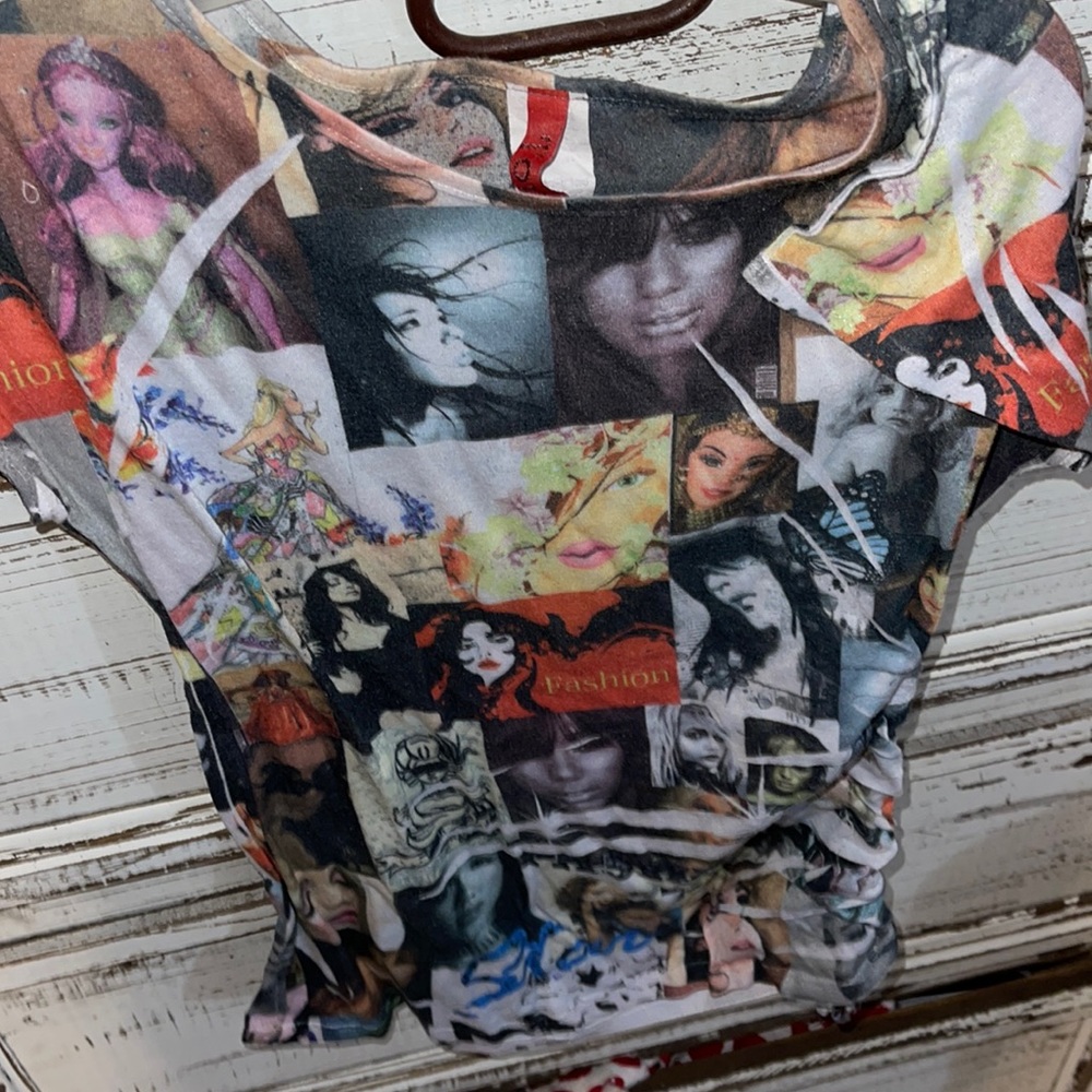 Topia cool tee with fashion models on it never wore size small